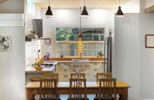 Arrow Junction Cottage | Romantic stone cottage near historic Arrowtown