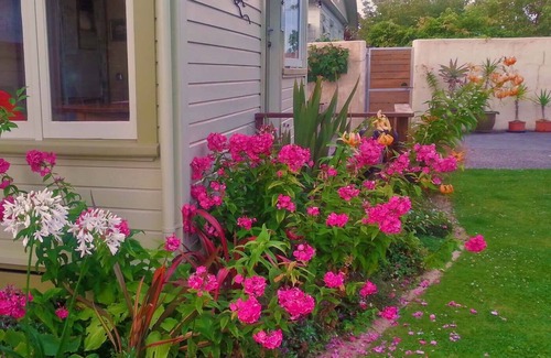 Motueka Apartment | Rowan Cottage Organic B&B