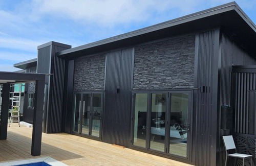 Ruakaka House | Ruakaka Beach holiday home with Pool