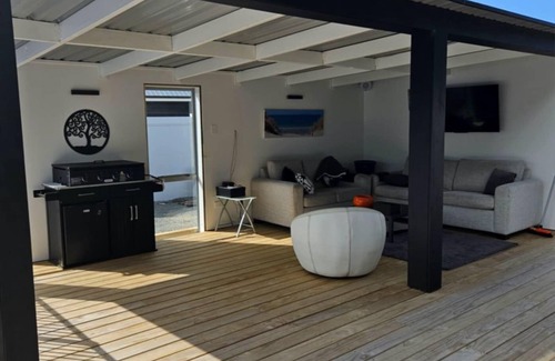Ruakaka House | Ruakaka Beach holiday home with Pool