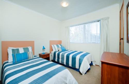 Russell House | Russell Accommodation - Views Over Russell - 3 Bedroom