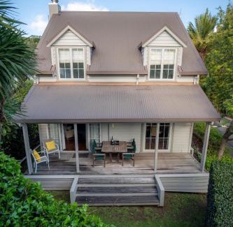 Russell House | Russell Cottages - Freddy's Cottage 3 Bed - POOL-SPA-BBQ