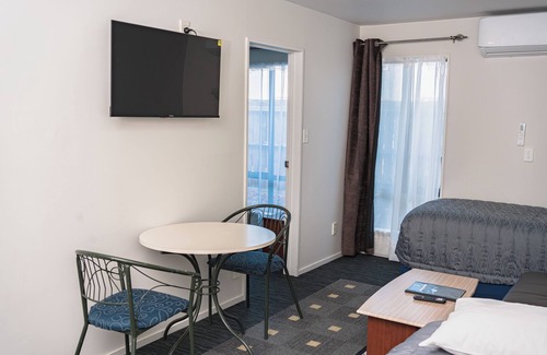 Riccarton Hotel | Samhil Motor Lodge