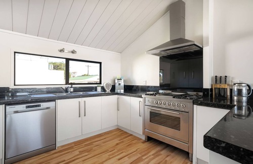 Papamoa Beach House | Sandbanks - Papamoa Holiday Home