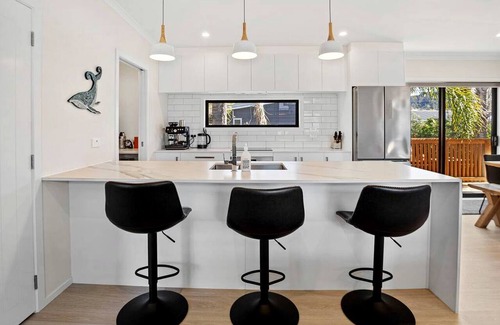 Waihi Beach Cottage | Savor Nature's Luxury at the Bay of Plenty: Glamping Beyond Your Imagination in New Zealand