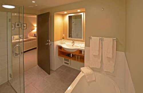 Fox Glacier Hotel | Scenic Hotel Te Weheka