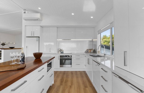 Taupo House | Scenic Lake Views - Taupo Holiday Home