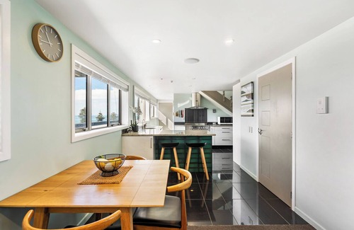 Napier Apartment | Sea and City Penthouse - Napier CBD
