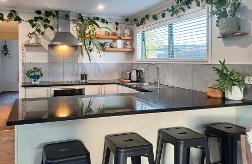Whitianga House | Sea Breeze Escape