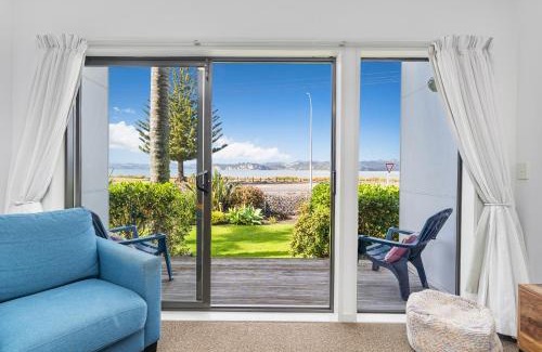 Whitianga Apartment | Sea Views at 7 - Beachside Apartment