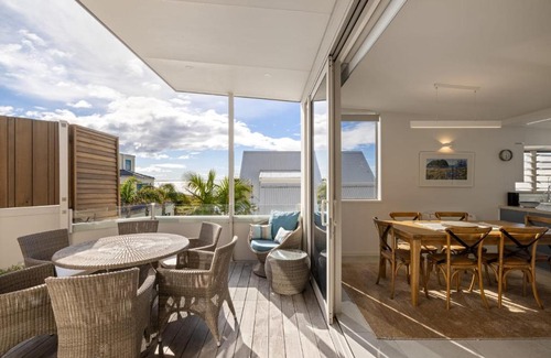 Mount Maunganui Apartment | Seascape on Sunbrae with Sea Views