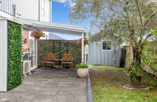 Narrow Neck Apartment | Seaside Escape is close to the beach