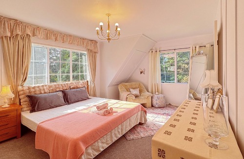 Waikato Other | Secluded 5rooms Farmhouse – Spacious Garden, BBQ & Pet-Friendly，Edge Hamilton