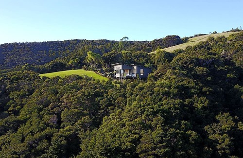 Taiharuru Cottage | Secluded Coastal Cottage Rental with Stunning Views near Whangarei, North Island