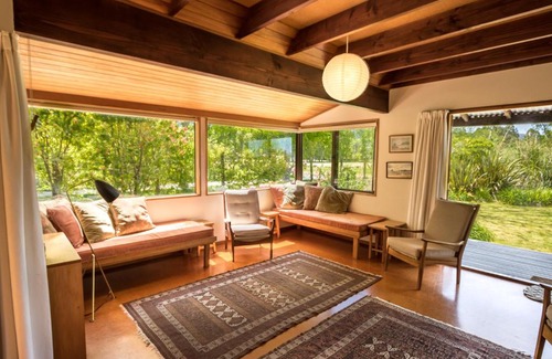 Marahau House | Secret Garden Lodge - Marahau Holiday Home