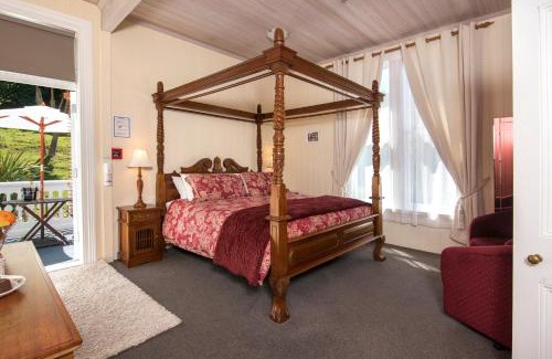 Picton Bed & Breakfast | Sennen House Boutique Accommodation
