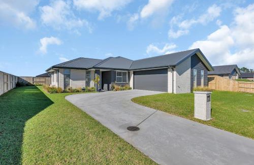 One Tree Point House | Serendipity - One Tree Point Holiday Home