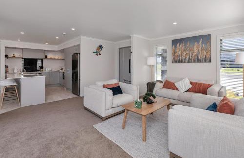 One Tree Point House | Serendipity - One Tree Point Holiday Home