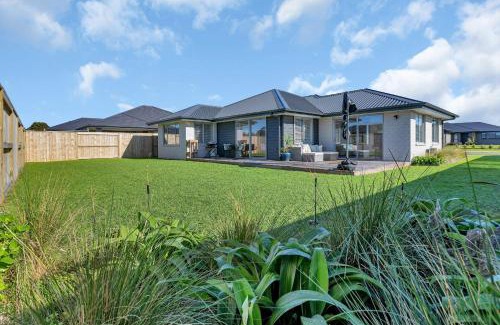 One Tree Point House | Serendipity - One Tree Point Holiday Home