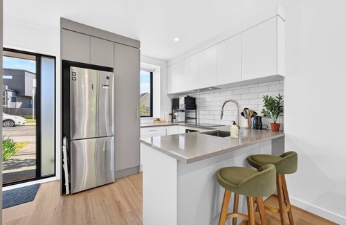 Mount Roskill House | Serene 3BR Home Close to City & Parks Zodiak Stays
