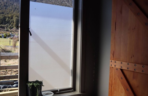Tongariro National Park Cabin | Shadows Hut! Your ultimate mountain escape! Pet Friendly! World heritage site!