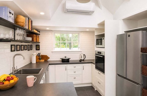Waiheke Island House | Shoreline Secrets on Oneroa Direct beach access