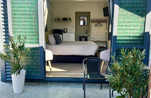Franz Josef Glacier Apartment | Six Kamahi Guest Studio