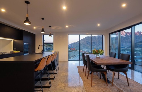 Frankton Villa | Sky Villa A