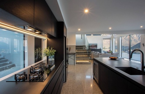 Frankton Villa | Sky Villa B on Rankin
