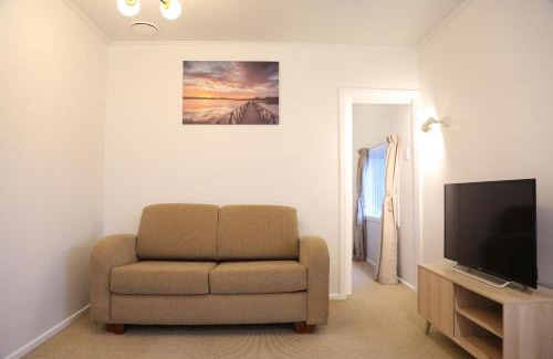 Northland Apartment | Skyline Urban - Entire Apartment with View, Parking, Netflix, and Nespresso