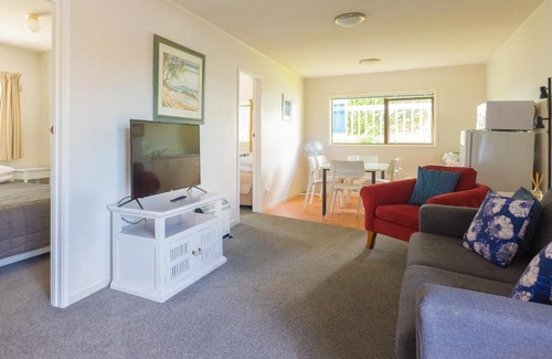 Snells Beach Hotel | Snells Beach Motel