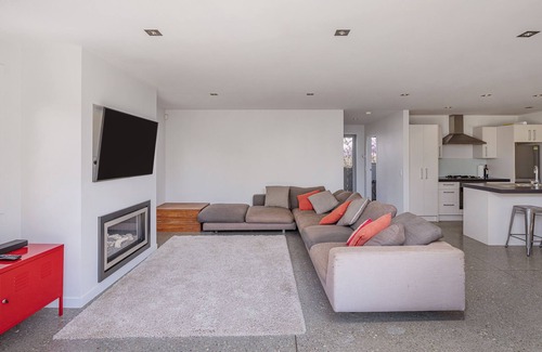 Whangamata House | Soleil on Blane - Whangamata Holiday Home