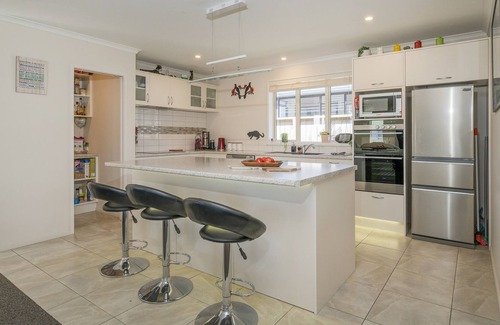 Whangamata House | Spa and Soleil - Whangamata Holiday Home