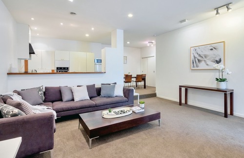 Newmarket Apartment | Spacious 2BR Near Westfield Newmarket