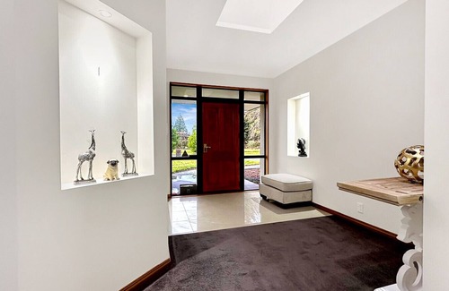 Halswell House | Spacious 5BR Family Escape on Busch Lane