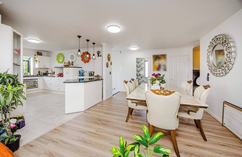 Goodwood Heights House | Spacious 5BR Holiday Home Near Manukau