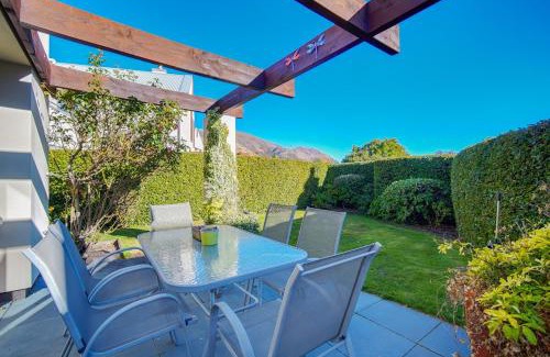 Wanaka House | Spacious and Private Wanaka Home in a great location!