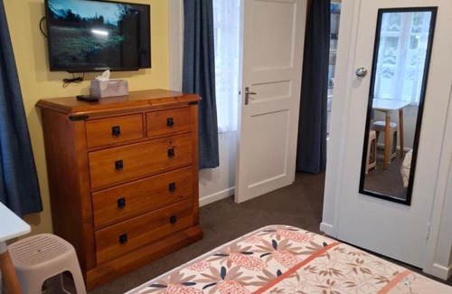 Hamilton East House | Spacious bedroom so close to Hamilton Gardens