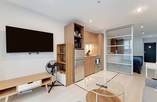 Auckland Central Business District Apartment | Spacious CBD Studio next to Spark Arena w Kitchen