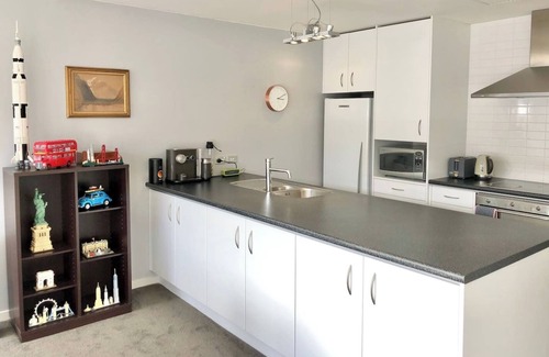 Wellington Apartment | Spacious Central City Apartment - Close to Attractions, Shops & Eateries