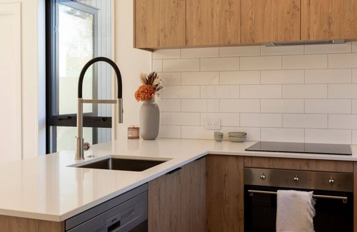 Linwood Villa | Spacious Central Townhouse – Perfect for All