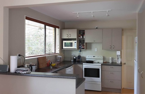 Avonhead House | Spacious House Highland Place Avonhead