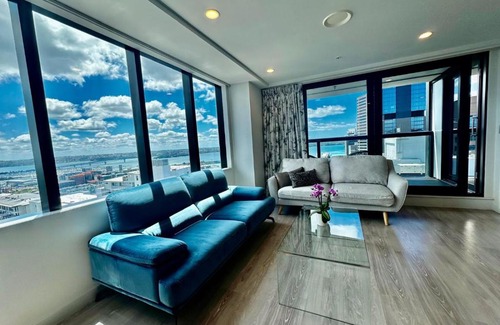 Auckland Central Business District Apartment | Spectacular Auckland CBD Views