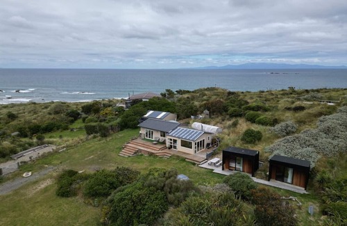 Riverton House | Spectacular Moana Views