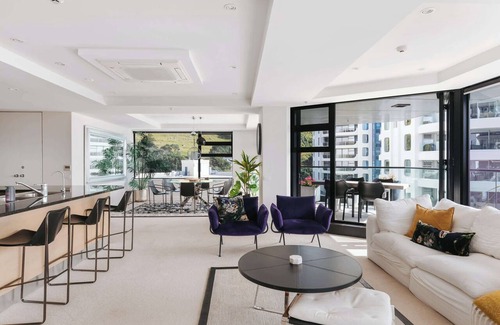 Mount Maunganui Apartment | Spectacular Sunrises & Sea Views - Pool, Spa, Gym