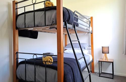 St. Clair House | St Clair Stay Walk To The Surf - 2 Bedrooms