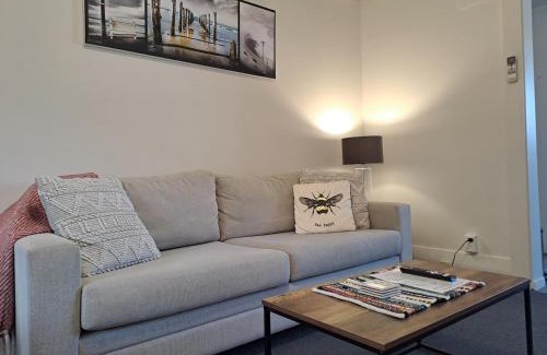 St. Clair House | St Clair Stay Walk To The Surf - 2 Bedrooms