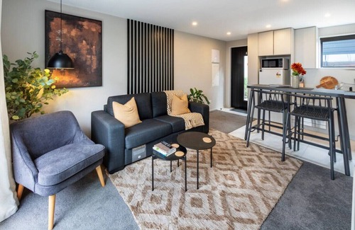 Christchurch City Centre House | Stadium Base + Sunny Courtyard Living