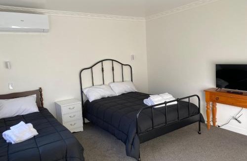 Tairua House | Stagger Inn - Double room