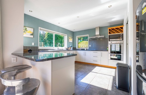 Tikitere House | Stunning and Spacious 5-Bedroom Home in Rotorua